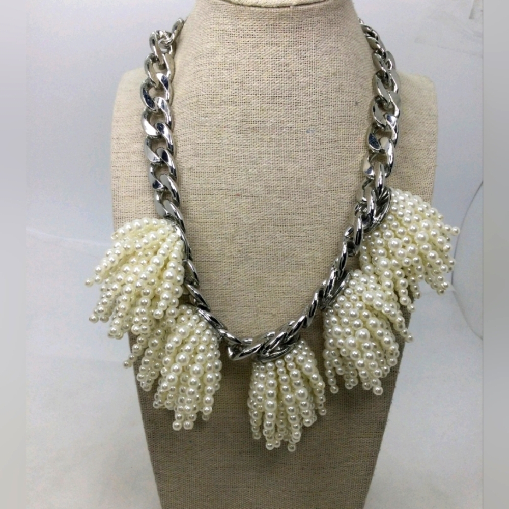 Banana Republic Faux Pearl Fringe Statement Necklace 16" EUC - Picture 1 of 5